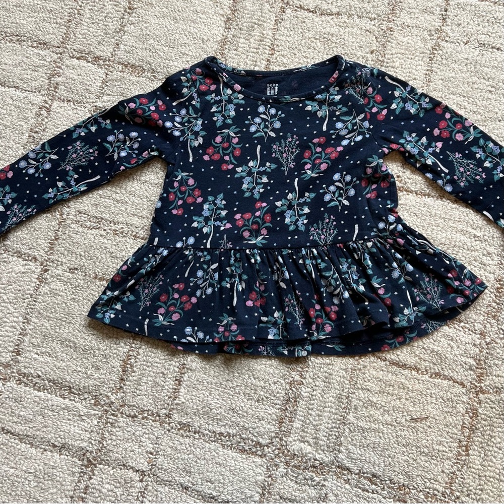 Toddler girls gap long sleeve T-shirt